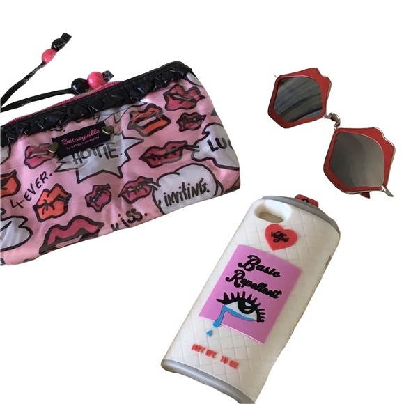 new Smooches Sunnies Metal Sunglasses ☻ Red Lip Shaped Frames ☻ Mirror Lenses ☻ - Picture 9 of 15